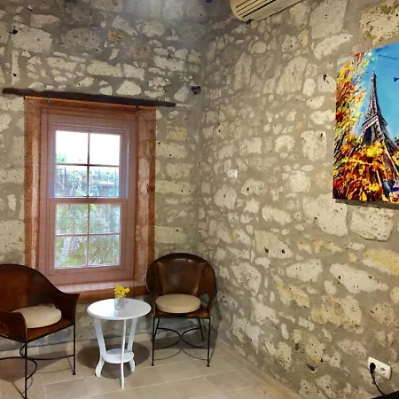 酒店 Tashmahal Butik Alacati 3*